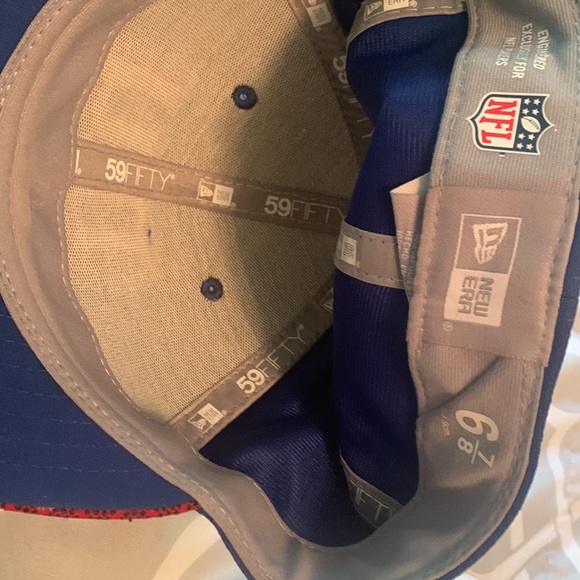 NY Giants fitted hat. Size 6 7/8th. Almost new. Worn maybe once. - Picture 2 of 2